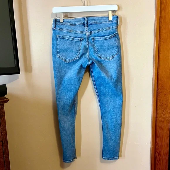 Old Navy - Rockstar Super Skinny - Mid Rise - Women - 6 Short - Picture 5 of 5